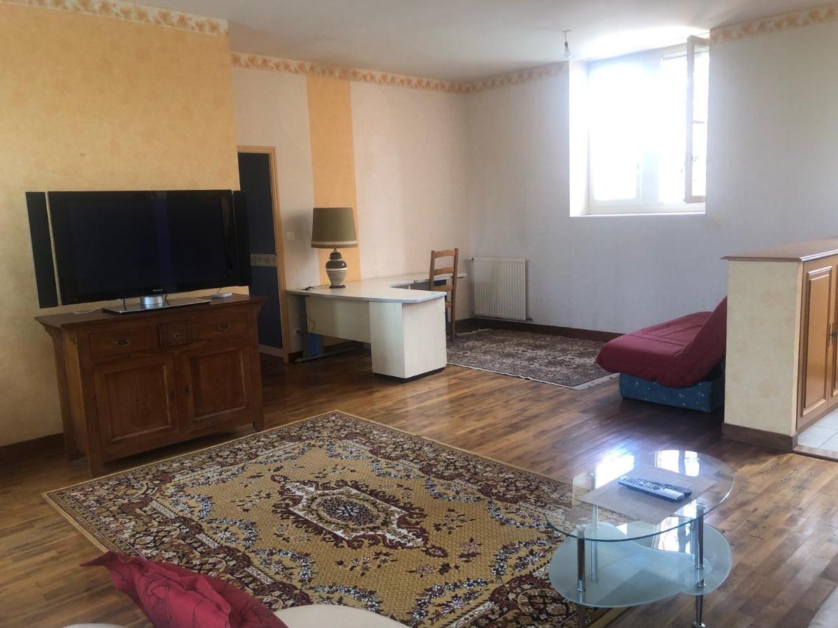 Gite -Belle Maison Dans Une Ancienne Ecole-Tarif Reduit Hors We ! شْوَزو المظهر الخارجي الصورة