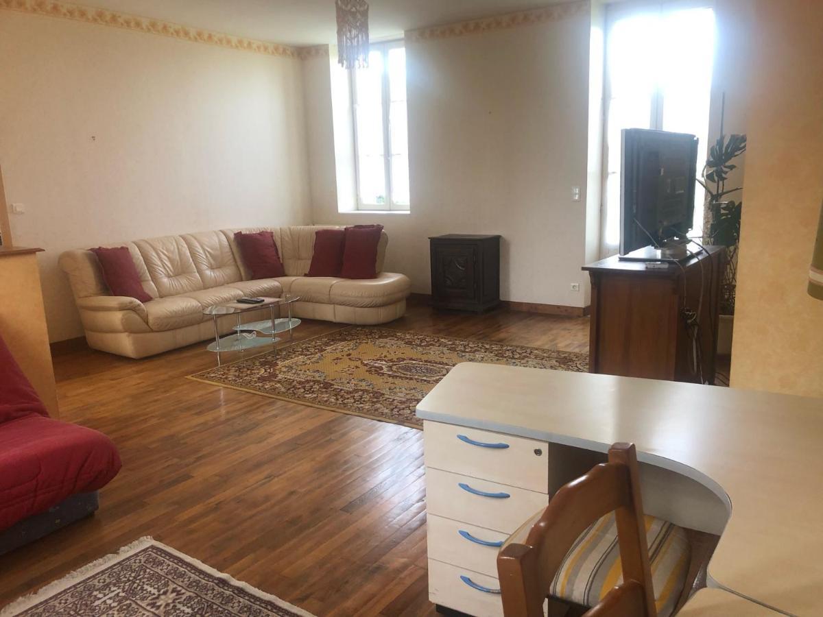 Gite -Belle Maison Dans Une Ancienne Ecole-Tarif Reduit Hors We ! شْوَزو المظهر الخارجي الصورة