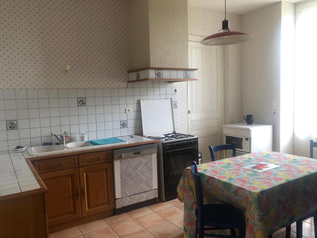 Gite -Belle Maison Dans Une Ancienne Ecole-Tarif Reduit Hors We ! شْوَزو المظهر الخارجي الصورة